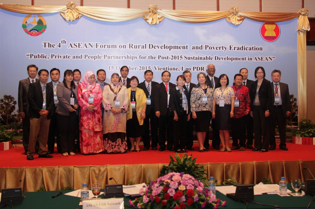 ASEAN_CSR_group_photo_at_Laos_PPP_event